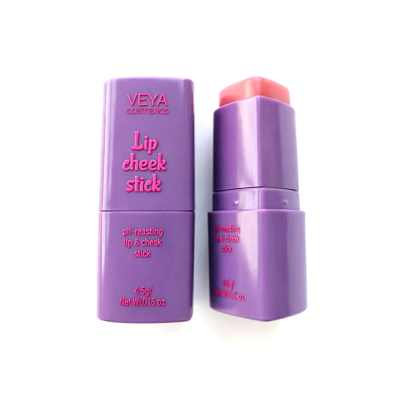 Herzförmiger thermochromatischer Lippenschutz